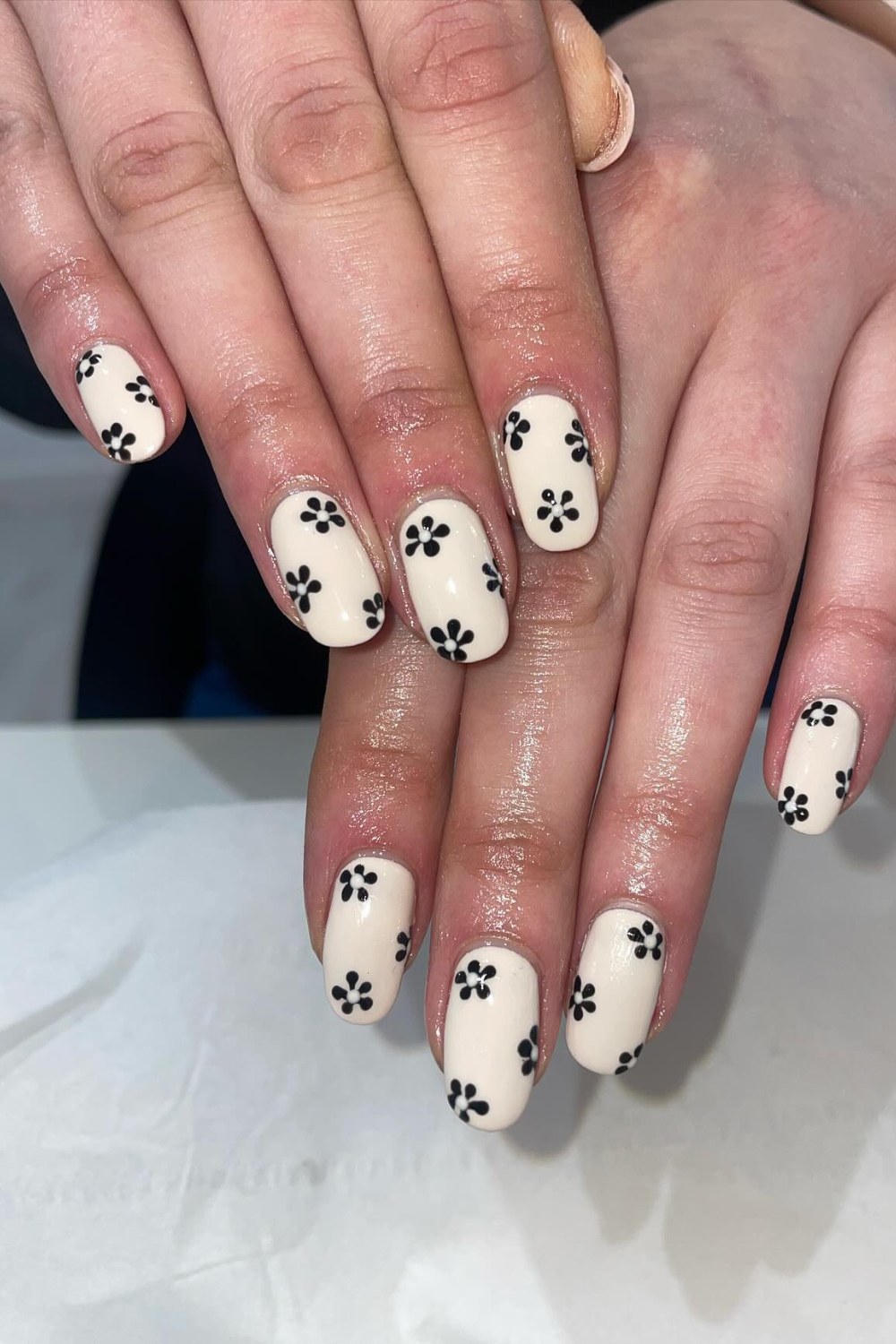 Black Floral Minimalism