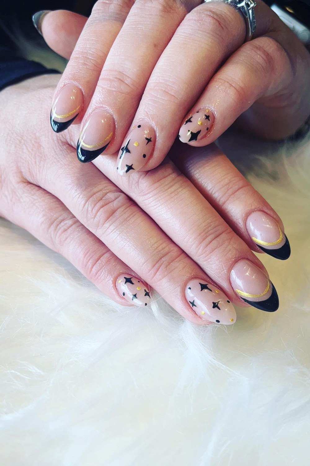 Edgy Black French