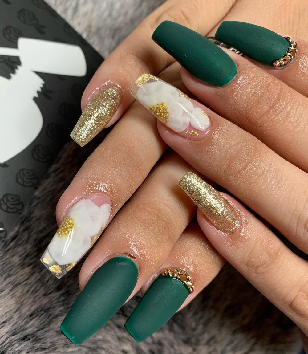 Matte Forest Green with Mixed Accents