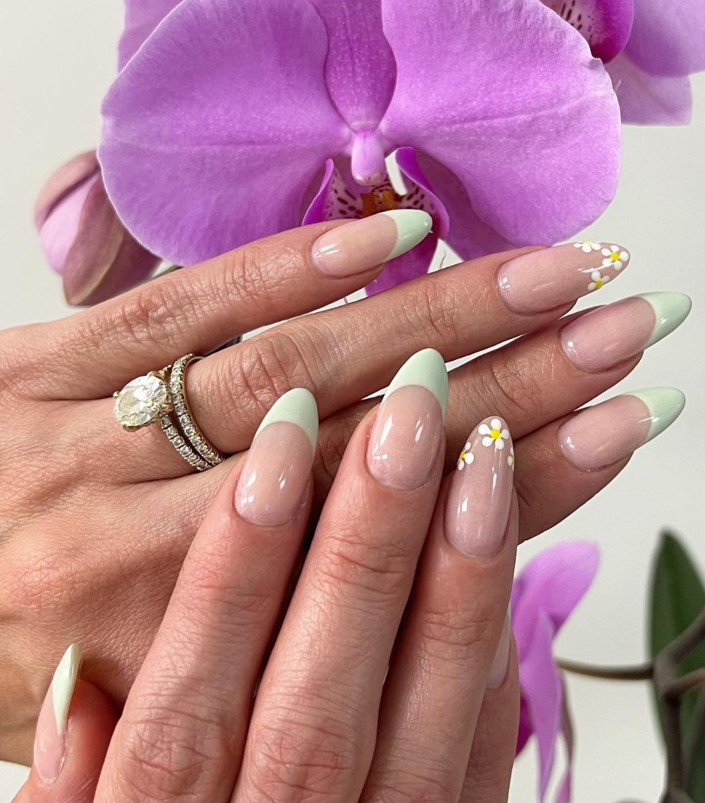 Daisy French Tips