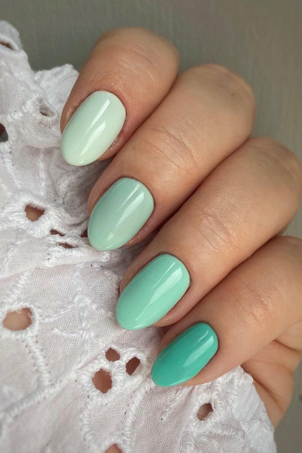 Monochromatic Gradient