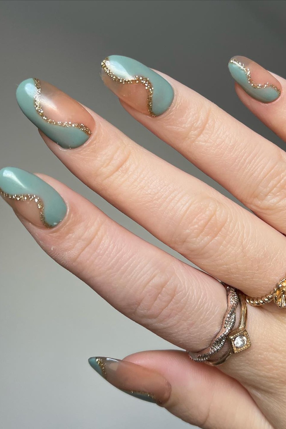 Wavy Gold Glitter