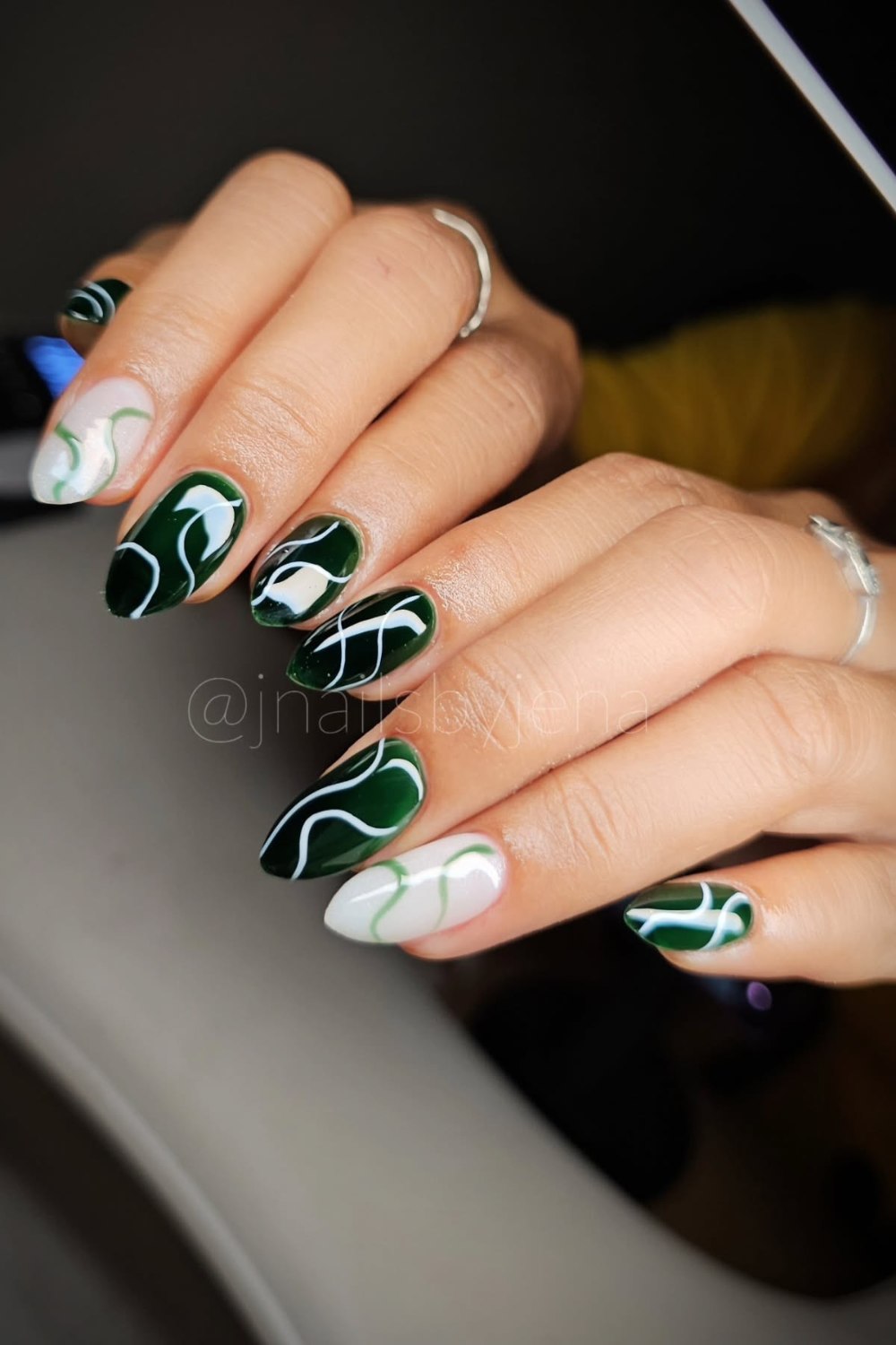Monochromatic Swirls