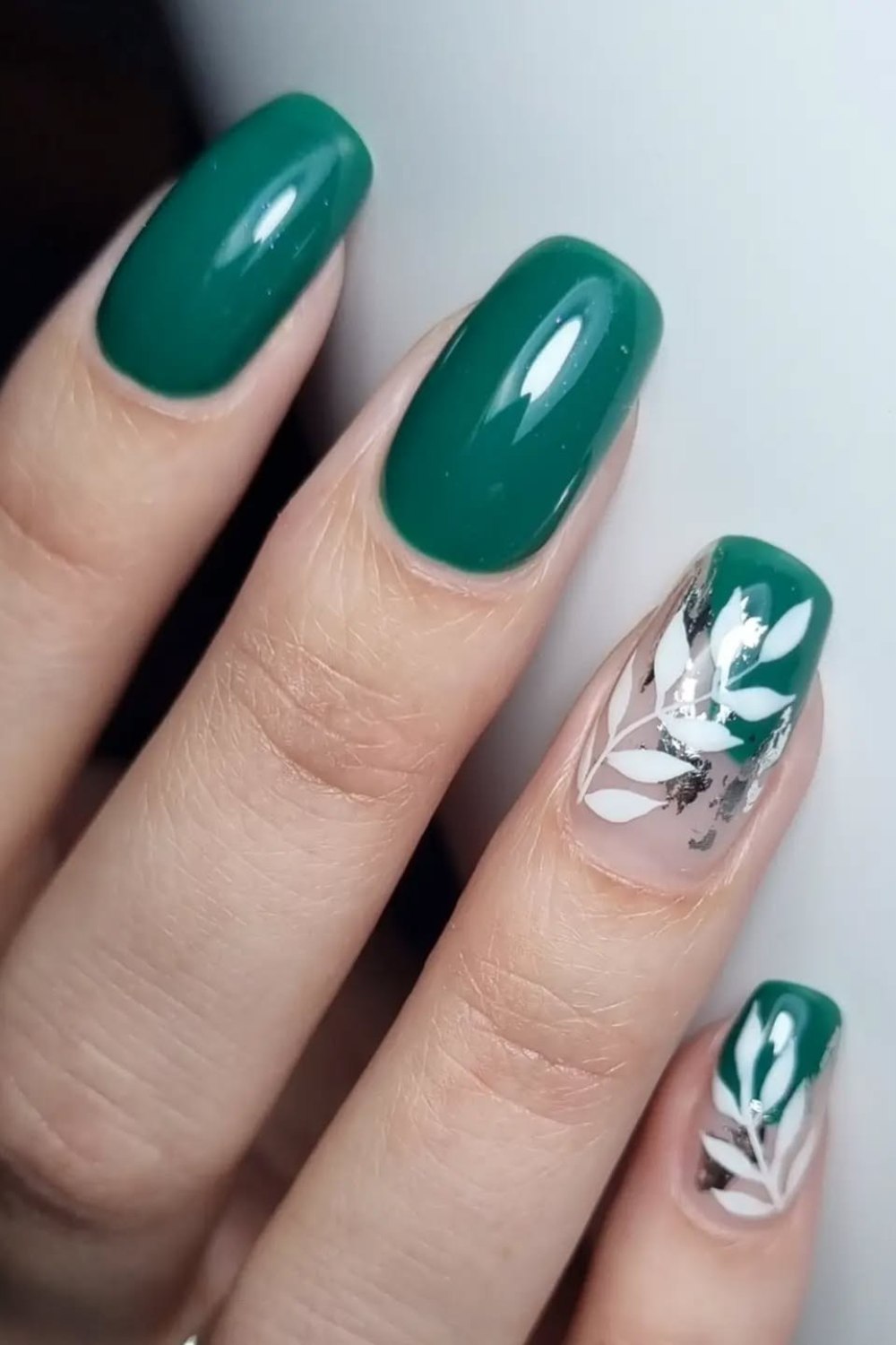 Classic Emerald with White Florals