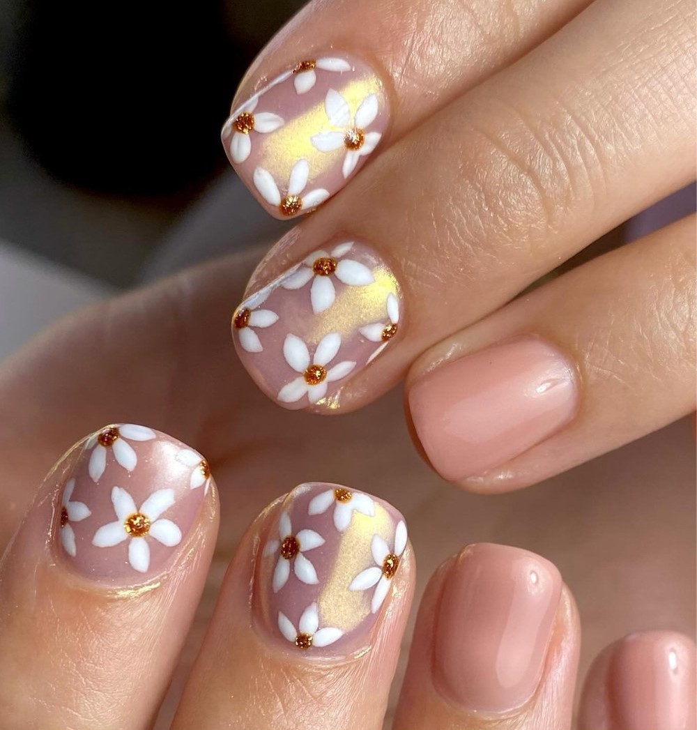Delicate Daisy Chain